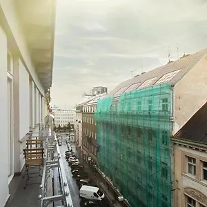 Apartament Luxury 150m2 On Wencelas Square With Private Garage, Praga