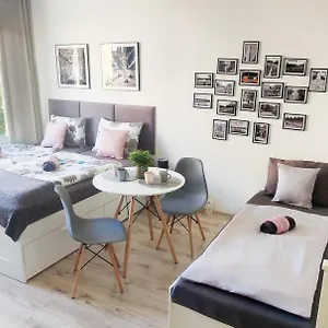 Apartament King Size Sunny 19 Minutes To Center, Praga