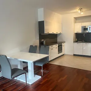 Apartament Garden Tower S Balkonem, Garaz, Praga